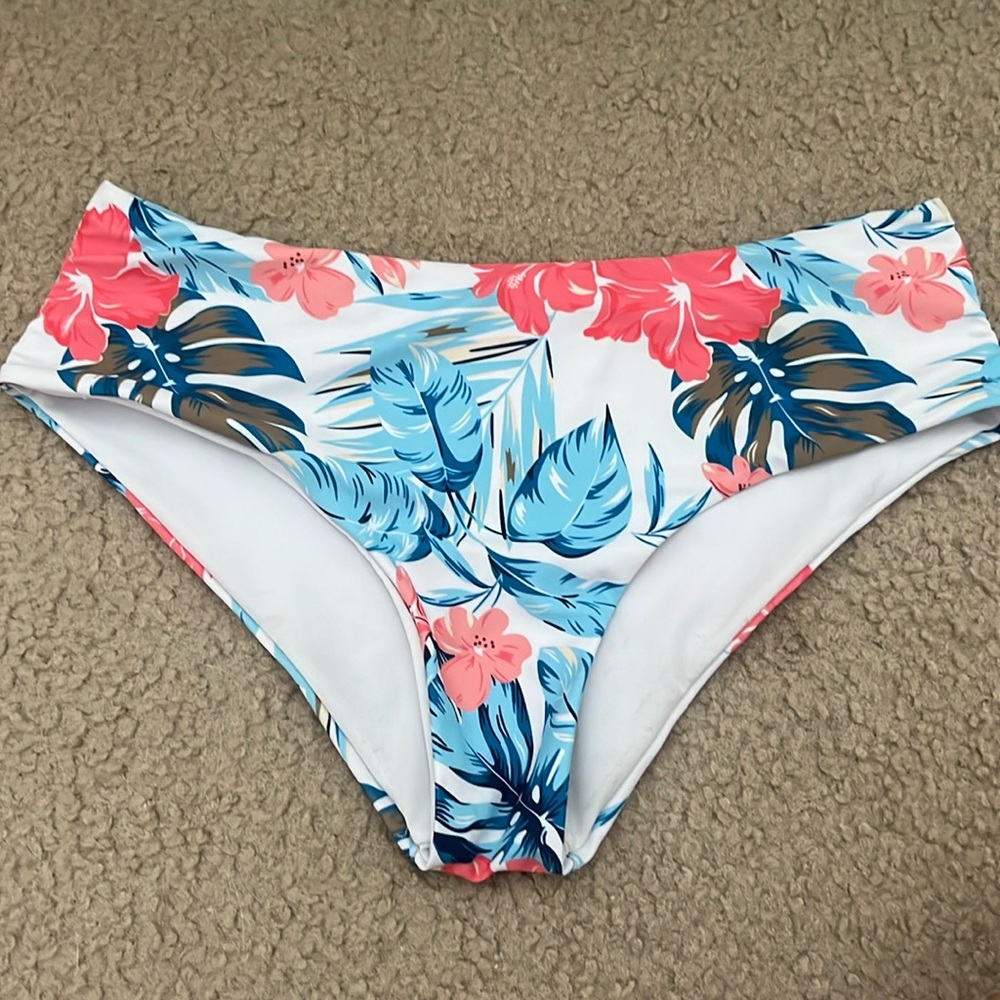 Floral bikini bottoms!